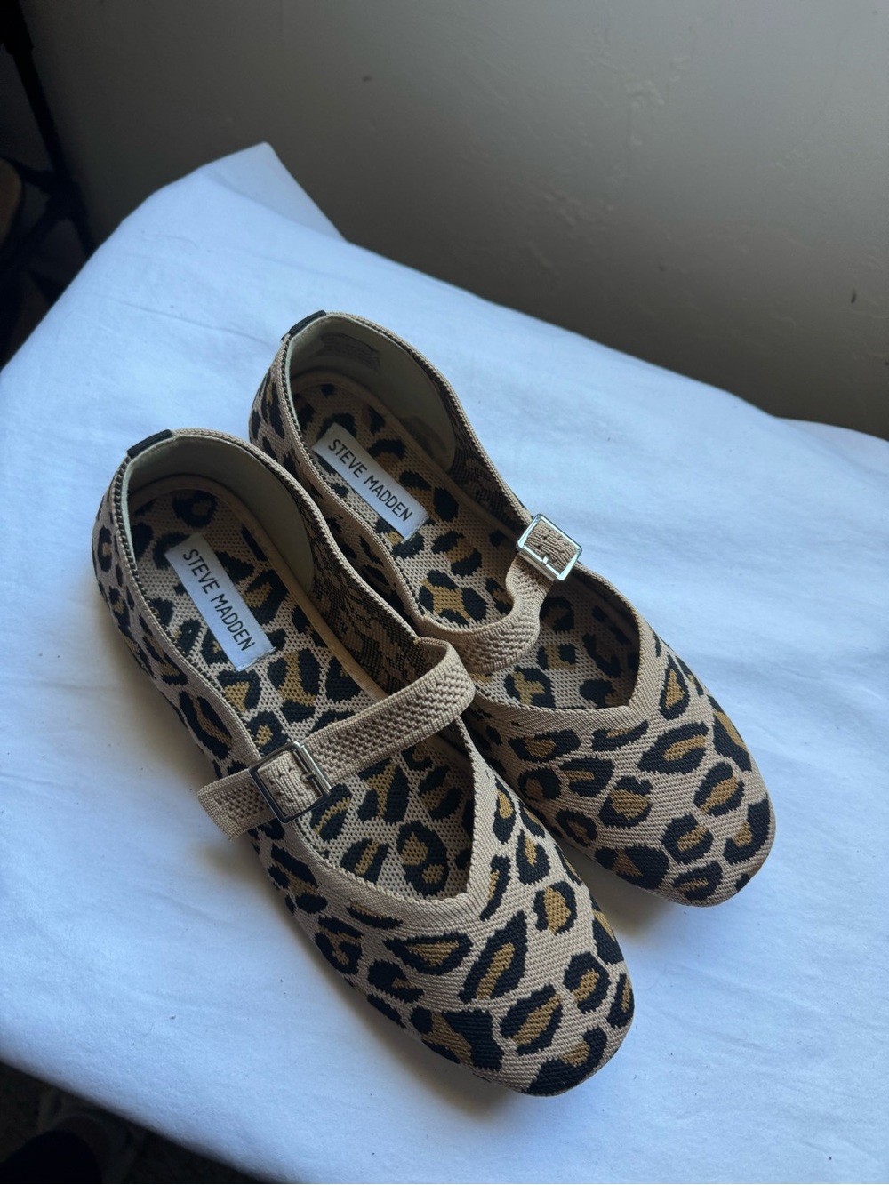 Steve Madden leopard print Mary Jane flats! Size 9.5